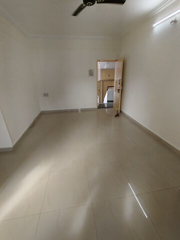Room in 1 BHK Apartment at Rahul Terrace, Koregaon Park – for Rent