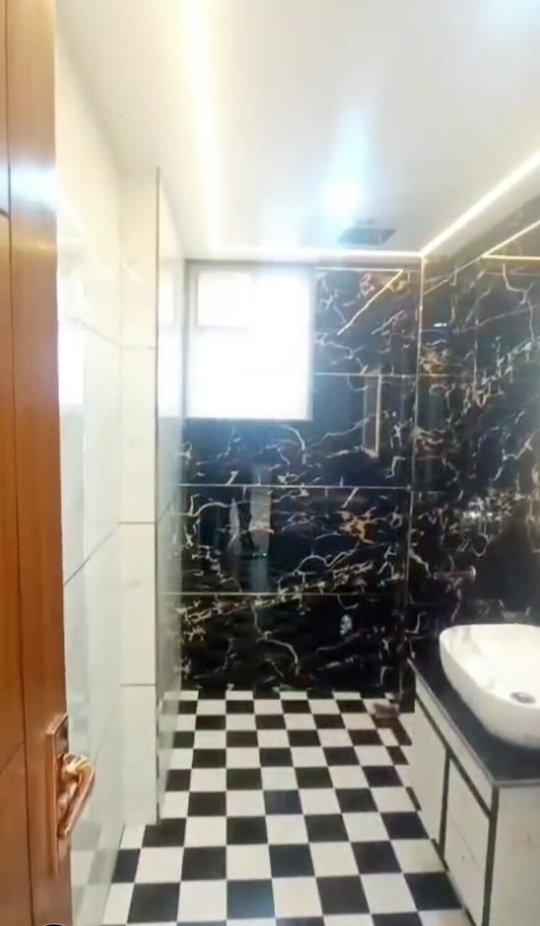 Bathroom, sector 10 dwarka 3 Bedroom 1600 Sq.Ft. Apartment In Sector 10 Dwarka Delhi 8926546