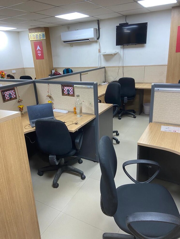 Team Area, embassy-icon Commercial Office Space 1650 Sq.Ft. In Infantry Road Bangalore 8926536