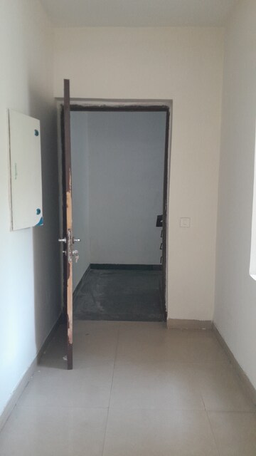 Furnished Amenities in 3 BHK Builder Floor at Unitech Woodstock Floors, Sector 50 – for Rent