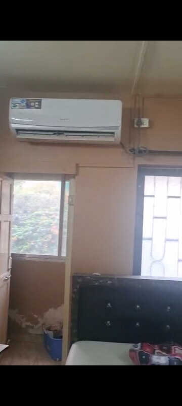 Room in 1 BHK Apartment at Nirmala Apartments Andheri West, Andheri West – for Rent
