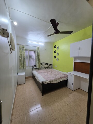 3 BHK Apartment For Rent in Bombay Taximens CHS, Lbs Marg