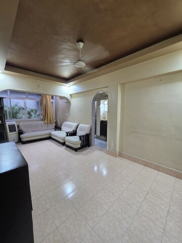 Living Room in 3 BHK Apartment at Bombay Taximens CHS, Lbs Marg – for Rent