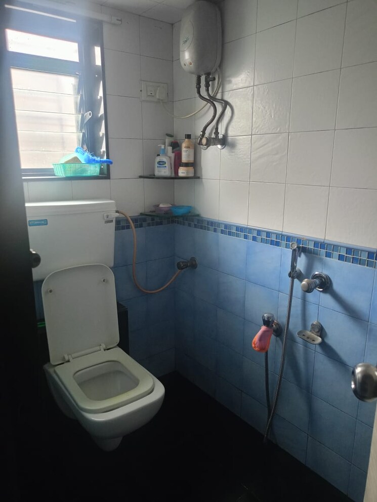 Bathroom, radha-kunj-matunga-west 2 Bedroom 625 Sq.Ft. Apartment In Matunga West Mumbai 8926601