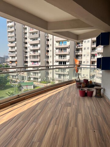 Furnished Amenities in 3 BHK Apartment at Supertech ORB, Sector 74 – for Rent