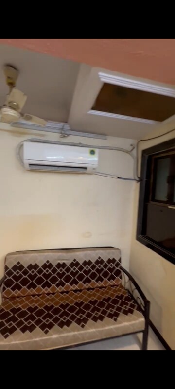 Furnished Amenities in 1 BHK Apartment at Andheri West – for Rent