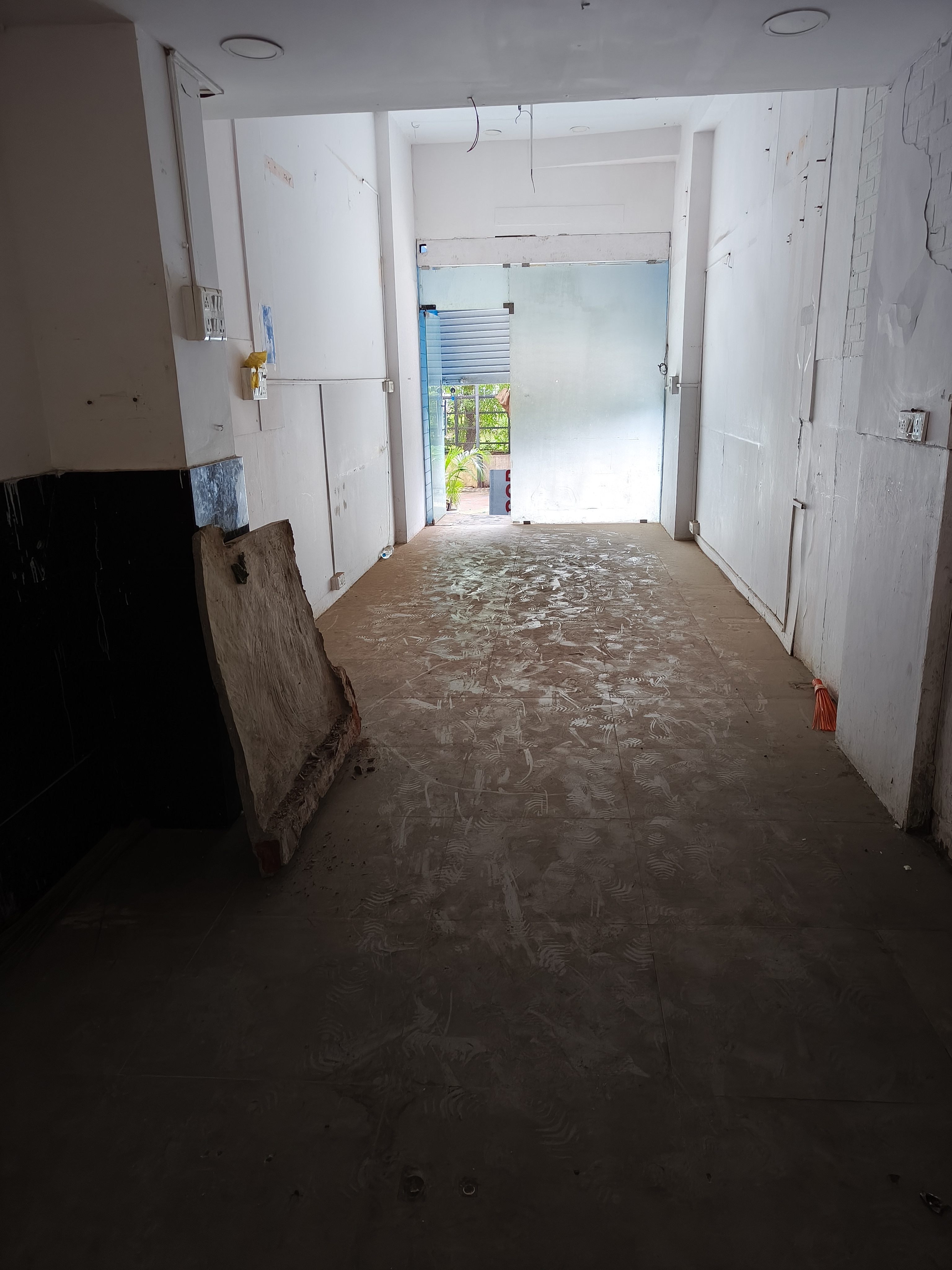 Retail Shop For Sale in Seawood Amrita Sadan