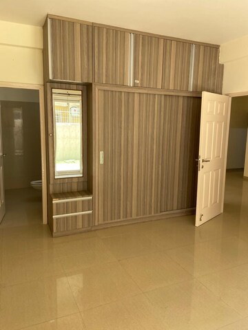 Room in 3 BHK Builder Floor at Emaar Emerald Floors, Sector 65 – for Rent