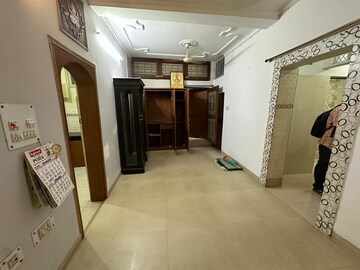 Room in 3 BHK Apartment at RWA Qutab Enclave, Katwaria Sarai – for Rent