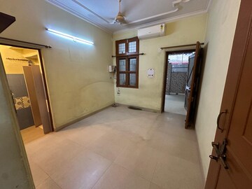 3 BHK Apartment For Rent in RWA Qutab Enclave, Katwaria Sarai