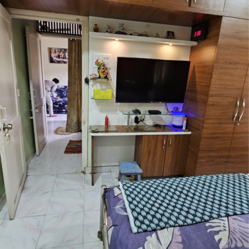 Team Area in 3 BHK Apartment at Pushpak Park – for Rent