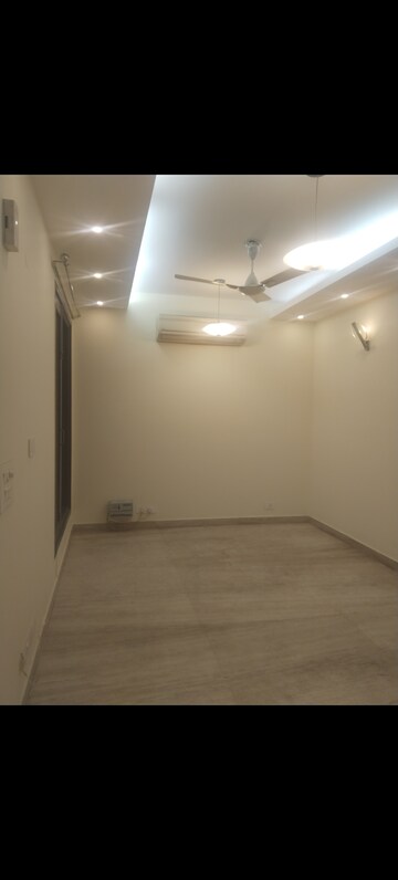 Room in 3 BHK Builder Floor at Greater Kailash I – for Rent