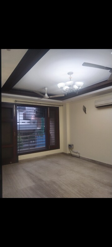 Room in 3 BHK Builder Floor at Greater Kailash I – for Rent