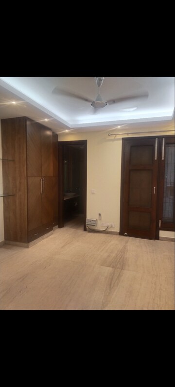 Room in 3 BHK Builder Floor at Greater Kailash I – for Rent