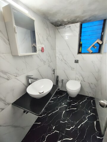 Master Bedroom in 2 BHK Apartment at Blue Pearl Dadar, Dadar West – for Rent