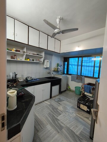 Master Bedroom in 2 BHK Apartment at Blue Pearl Dadar, Dadar West – for Rent