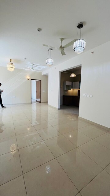 Room in 3.5 BHK Apartment at ABA Ivy County, Sector 75 – for Rent