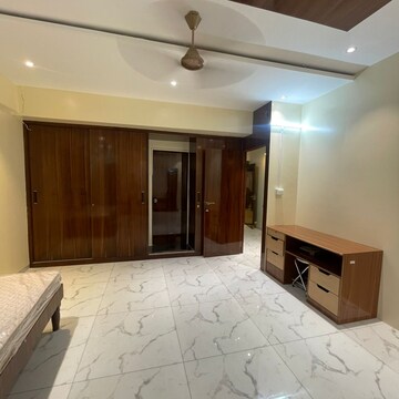 Room in 5 BHK Independent House at Mohan Nagar Co Op Society – for Rent