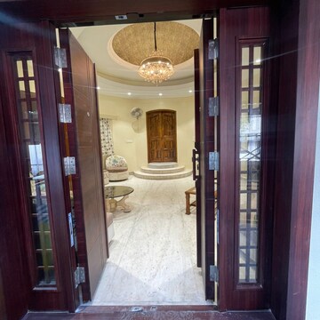  5 BHK Independent House at Mohan Nagar Co Op Society – for Rent