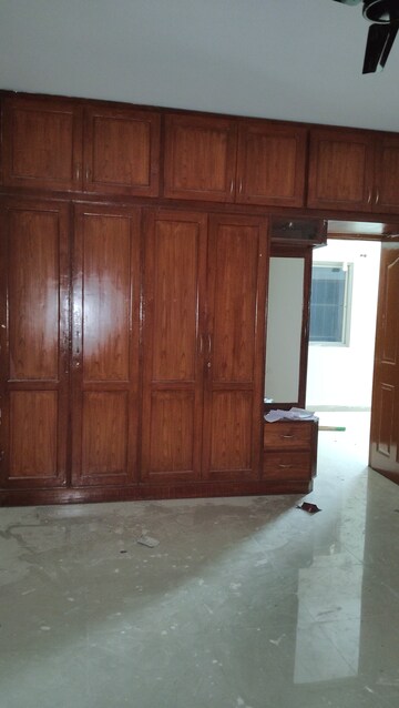 Room in 3 BHK Apartment at Nagarjuna Green Ridge, Hsr Layout – for Rent