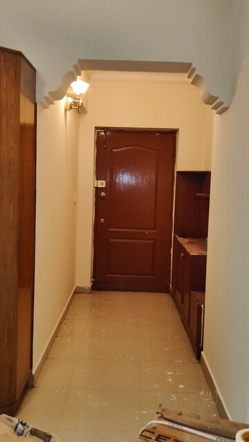 Room in 3 BHK Apartment at Nagarjuna Green Ridge, Hsr Layout – for Rent