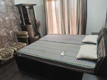 Bedroom in 2.5 BHK Apartment at Antriksh Golf View, Sector 78 – for Rent