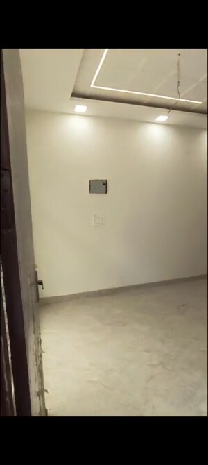 Room in 3 BHK Villa at Sector 10 Greater Noida – for Sale