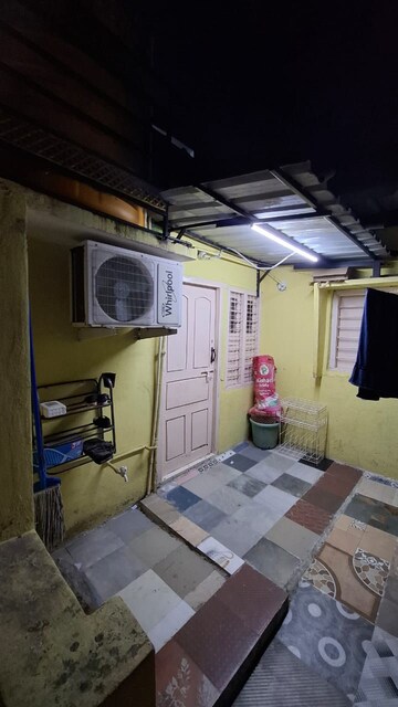 Master Bedroom in 2 BHK Builder Floor at Rt Nagar – for Rent
