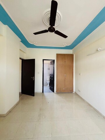 Building Lobby in 3 BHK Apartment at Tulip White, Sector 69 – for Rent