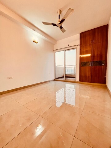 Room in 2 BHK Apartment at Elite Golf Green, Sector 79 – for Rent