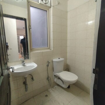Bathroom in 2 BHK Builder Floor at SS Aaron Ville, Sector 48 – for Rent