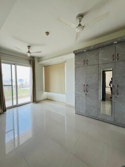3 BHK + Pooja Room Apartment For Sale in Mahagun Mirabella