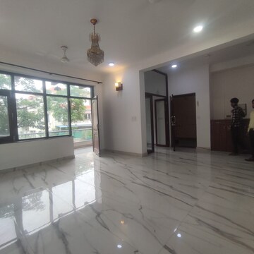 Living Room in 3.5 BHK Builder Floor at Sector 49 – for Rent