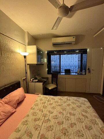Bedroom in 2 BHK Apartment at Utkarsh CHS Prabhadevi, Prabhadevi – for Rent