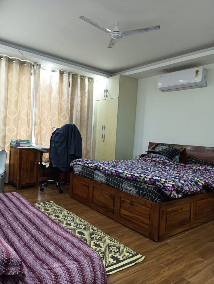 Bedroom, palam vihar 5 Bedroom 173 Sq.Yd. Independent House In Palam Vihar Gurgaon 8926781