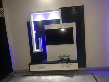 Furnished Amenities in 3.5 BHK Builder Floor at Kirti Nagar – for Rent