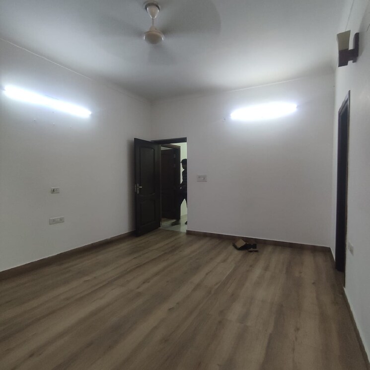 Room, sector 49 3.5 Bedroom 3000 Sq.Ft. Builder Floor In Sector 49 Gurgaon 8926793