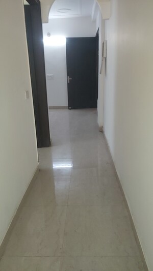 Furnished Amenities in 2.5 BHK Builder Floor at Mayur Vihar – for Sale