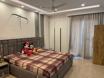 Room in 2.5 BHK Builder Floor at Sector 50 – for Rent