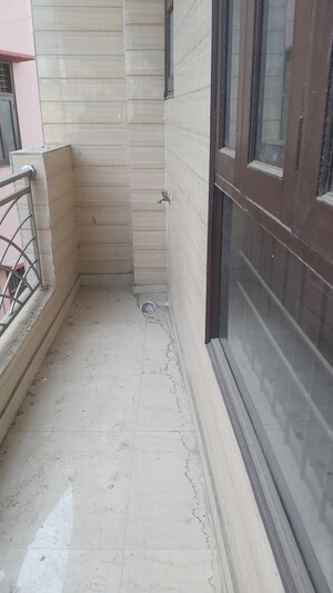 Kitchen in 2.5 BHK Builder Floor at Mayur Vihar – for Sale
