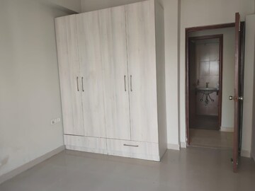 Room in 4 BHK Apartment at Mahagun Moderne, Sector 78 – for Rent
