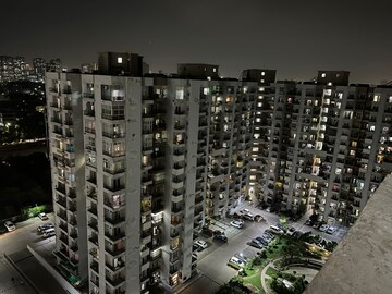 4 BHK Apartment – Exterior View View at Mahagun Moderne, Sector 78 - for Rent