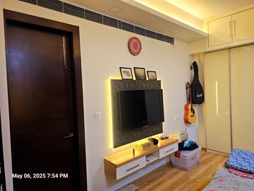 Furnished Amenities in 3.5 BHK Apartment at Mahagun Mezzaria, Sector 78 – for Rent