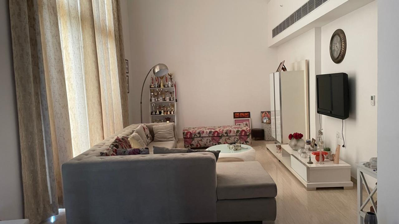 4 BHK + Pooja Room,Servant Room Apartment For Rent in Mahagun Mezzaria