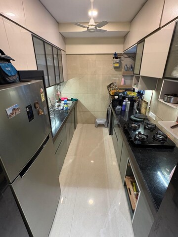 Team Area in 3 BHK Apartment at Khar West – for Sale