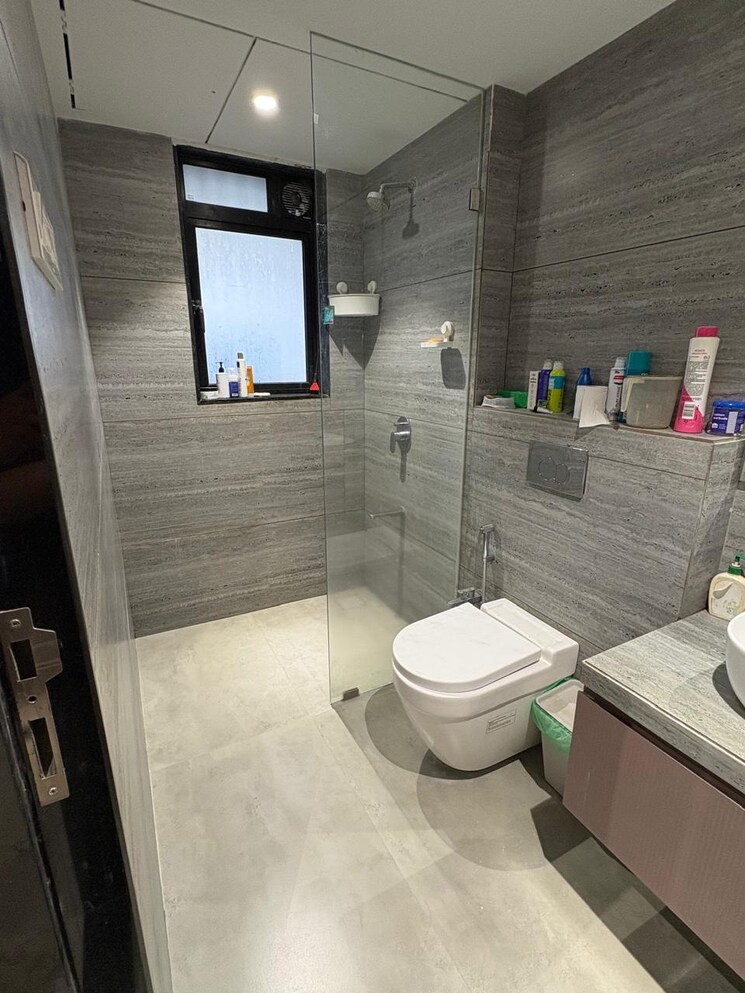 Bathroom, khar west 3 Bedroom 2000 Sq.Ft. Apartment In Khar West Mumbai 8926853