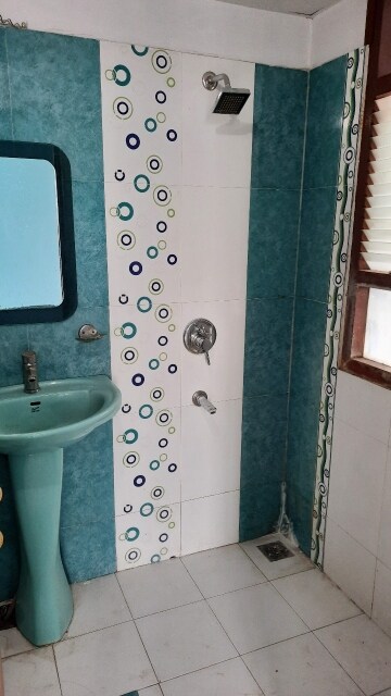 Bathroom in 3 BHK Apartment at Surya Lake View Apartment, Gomti Nagar – for Rent