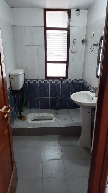 Master Bedroom in 3 BHK Apartment at Surya Lake View Apartment, Gomti Nagar – for Rent
