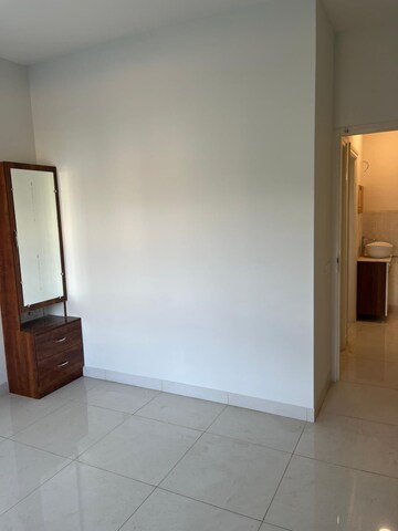 Room in 3 BHK Apartment at Yeshwanthpur – for Rent