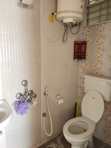 Bathroom in 3 BHK Apartment at Yeshwanthpur – for Rent